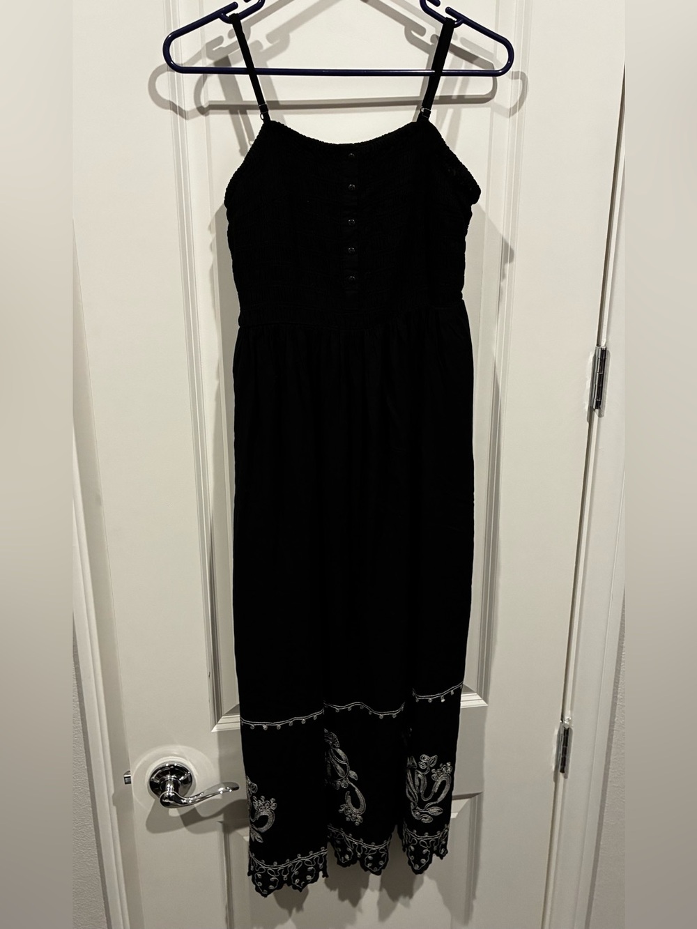 Universal thread Black Ruched Embroidered Maxi Sundress Medium NWT